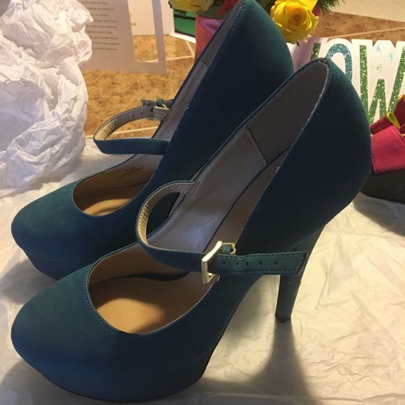 Shoes - Diva heels